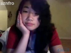 Asian girl gets naked on Tinychat